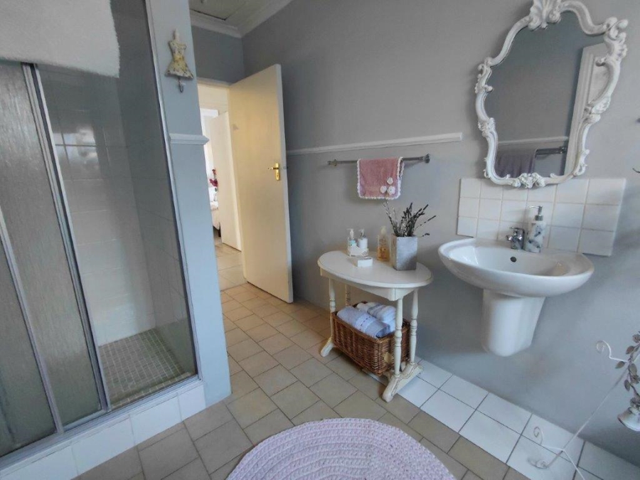 5 Bedroom Property for Sale in Winslow Western Cape